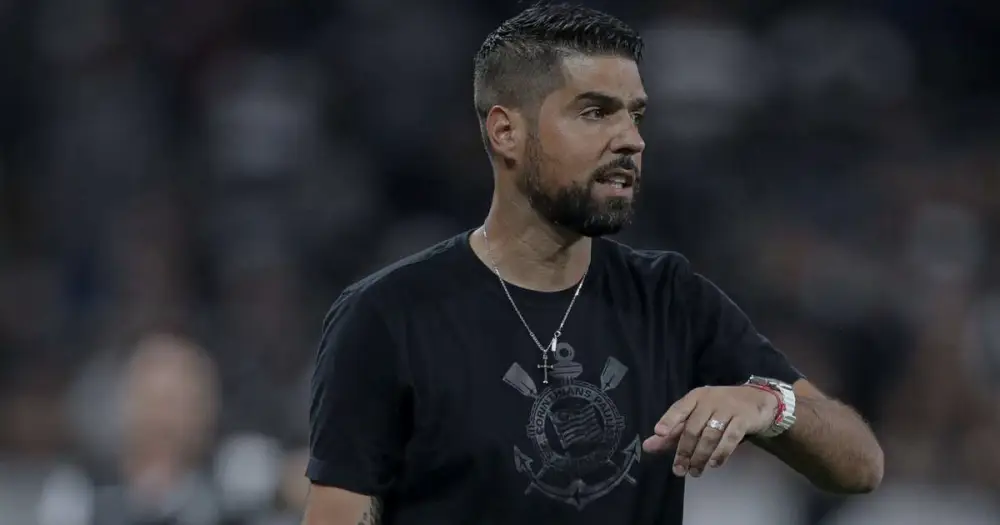 Corinthians estreia na Sul-Americana e enfrenta cobranças judiciais